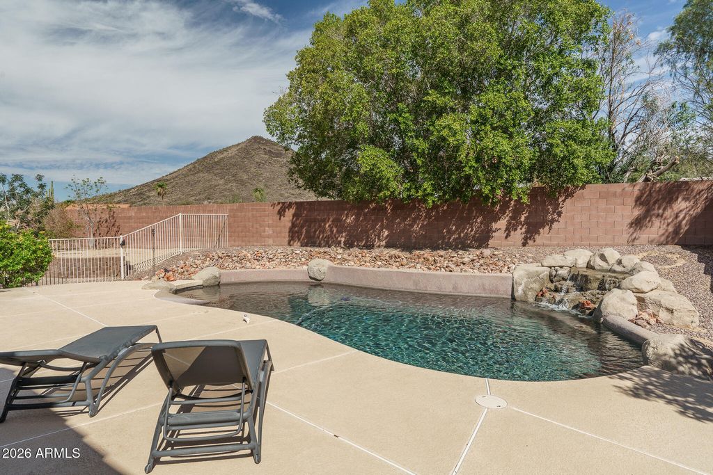 5452 W WEST WIND Drive, Glendale, AZ 85310 — photo 5