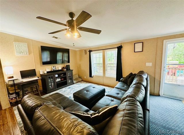 8584 W Cherry Grove Court, Crystal River, FL 34428