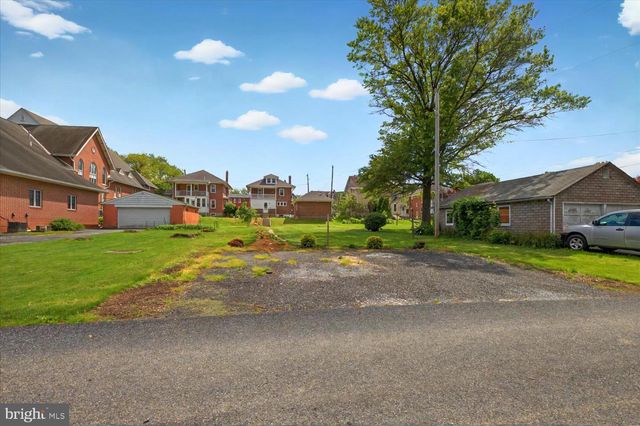 313 W PENN AVENUE, Robesonia, PA 19551