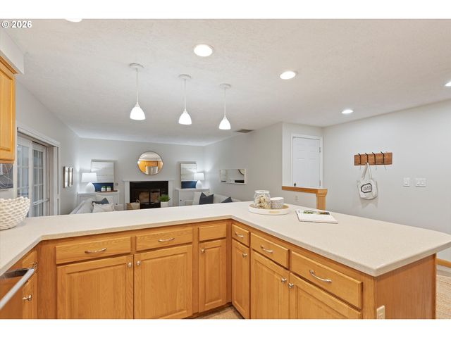 3161 Nw ASHLAND Dr, Beaverton, OR 97006