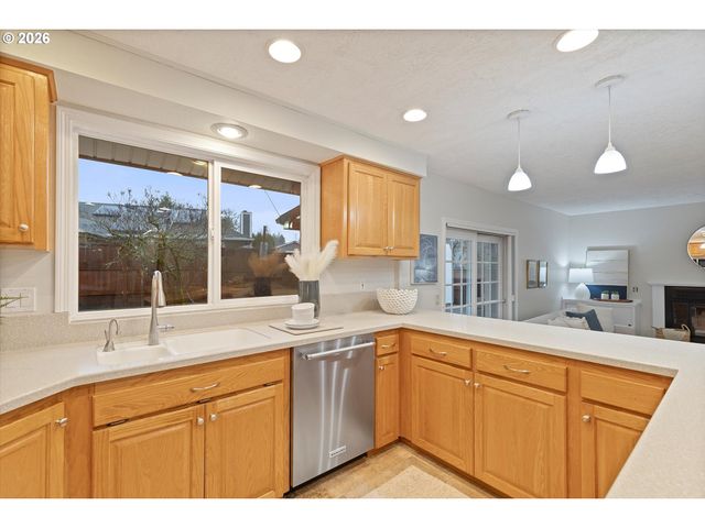 3161 Nw ASHLAND Dr, Beaverton, OR 97006