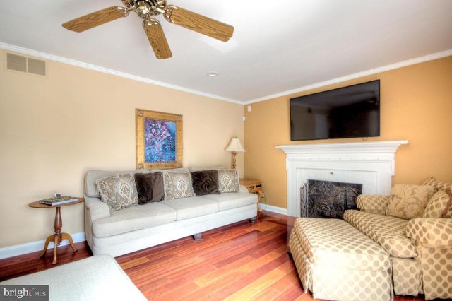 40 CRESTWOOD AVE, Blackwood, NJ 08012