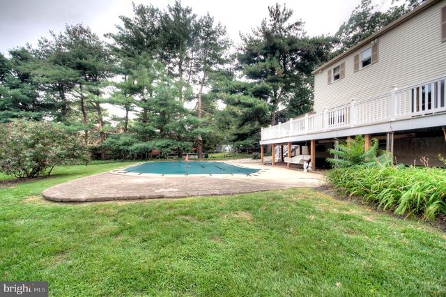 40 CRESTWOOD AVE, Blackwood, NJ 08012