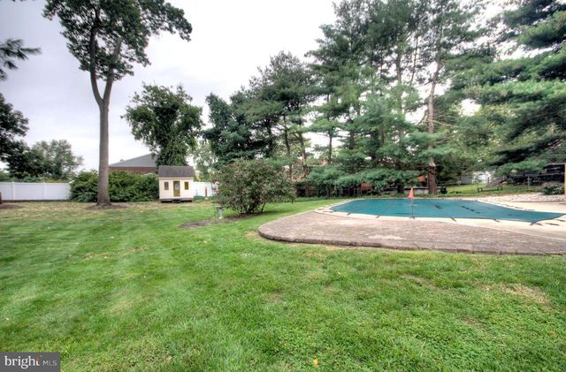 40 CRESTWOOD AVE, Blackwood, NJ 08012