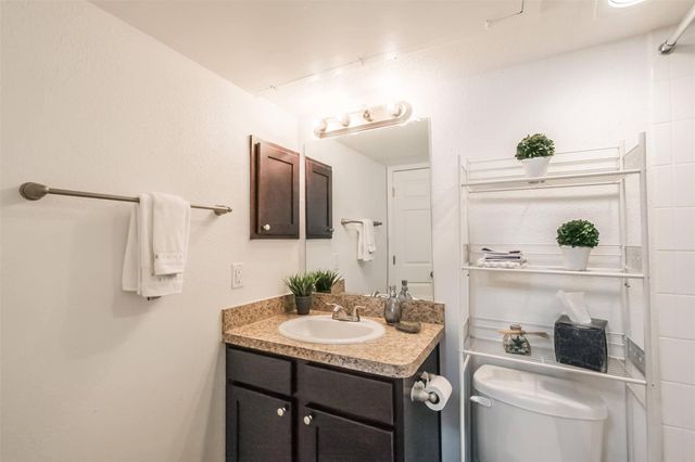 5900 N Braeswood Blvd 254, Houston, TX 77074