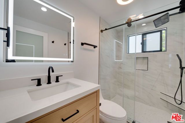 928 N San Vicente Boulevard 209, West Hollywood, CA 90069