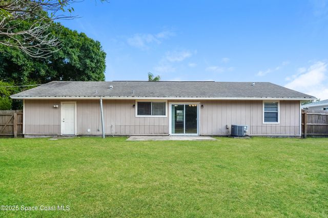 2097 Fallon Boulevard NE, Palm Bay, FL 32907