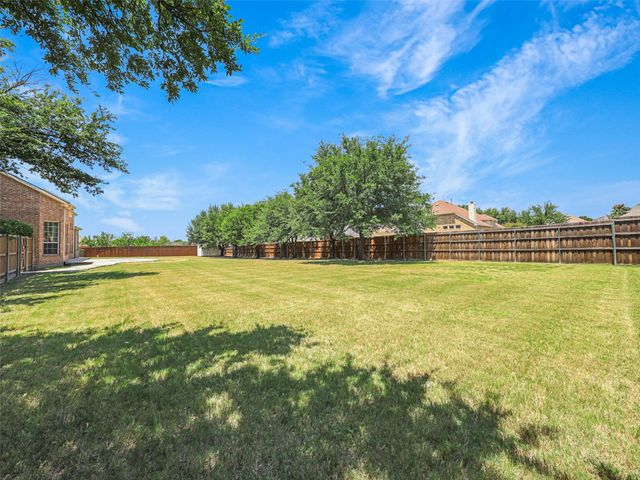 7798 Meadow Hill Drive, Frisco, TX 75033