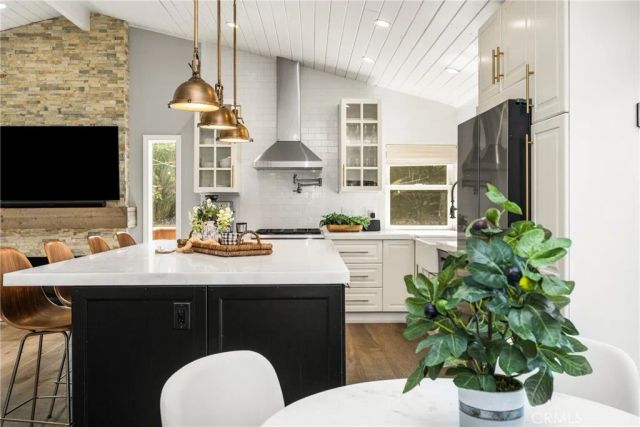 10 Petersburg, Irvine, CA 92620