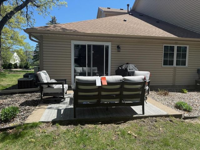 810 98th Avenue NW 106NW, Coon Rapids, MN 55433