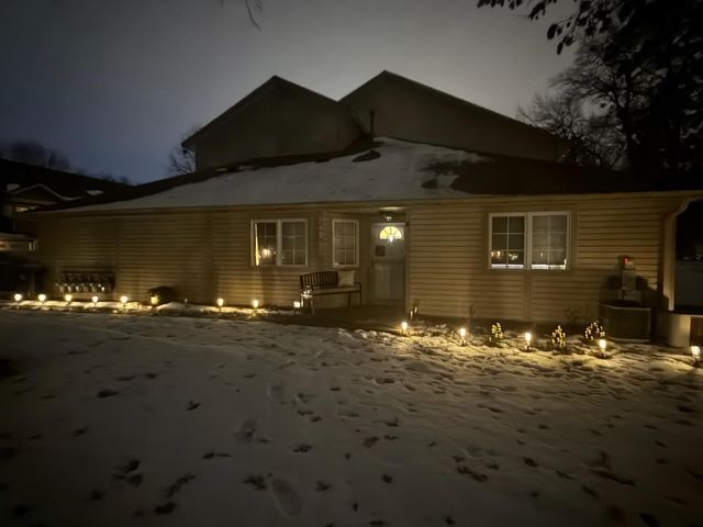 810 98th Avenue NW 106NW, Coon Rapids, MN 55433