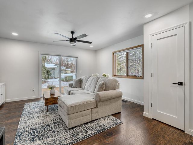 810 98th Avenue NW 106NW, Coon Rapids, MN 55433