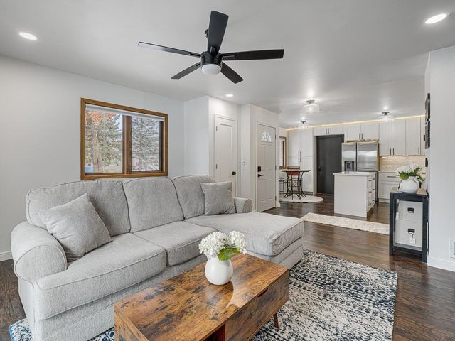 810 98th Avenue NW 106NW, Coon Rapids, MN 55433