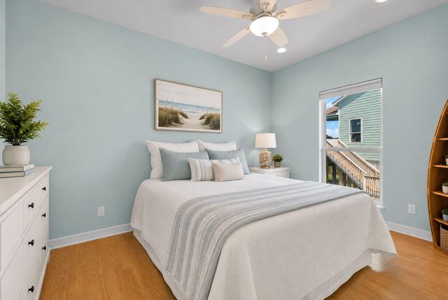 314 Windward Way, Tiki Island, TX 77554