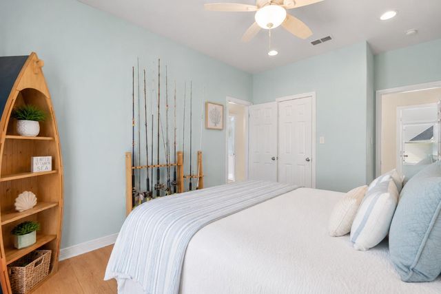 314 Windward Way, Tiki Island, TX 77554