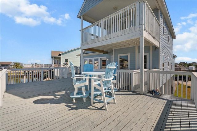 314 Windward Way, Tiki Island, TX 77554