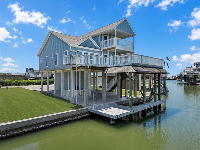 314 Windward Way, Tiki Island, TX 77554