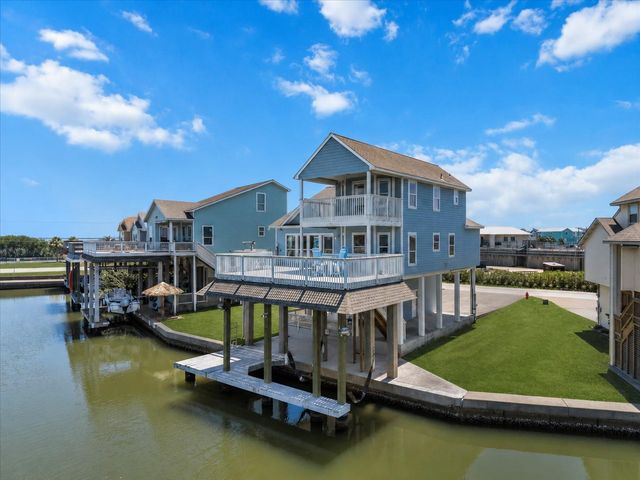 314 Windward Way, Tiki Island, TX 77554
