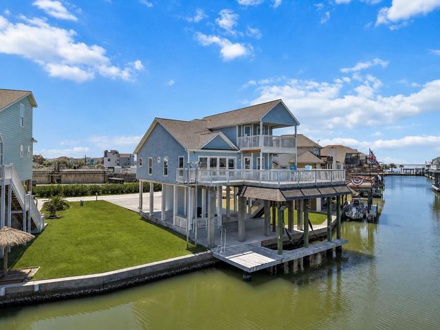 314 Windward Way, Tiki Island, TX 77554