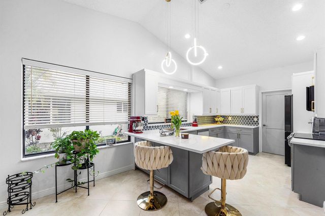 1370 NW 28th Avenue, Delray Beach, FL 33445