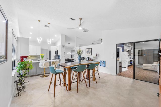 1370 NW 28th Avenue, Delray Beach, FL 33445