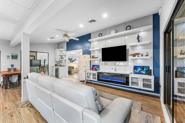 1370 NW 28th Avenue, Delray Beach, FL 33445