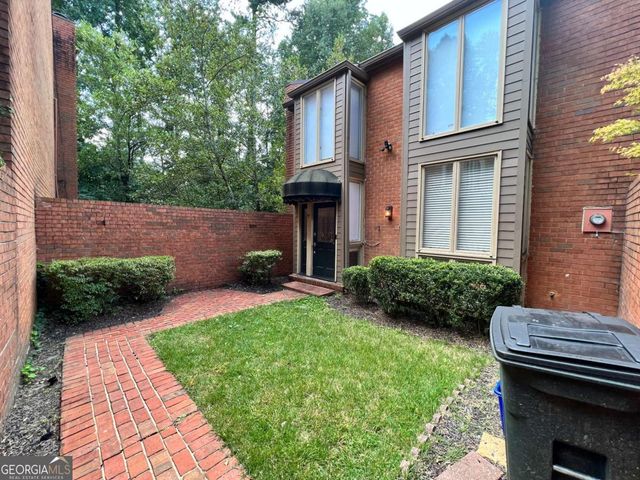 37 Willow Glen NE, Atlanta, GA 30342
