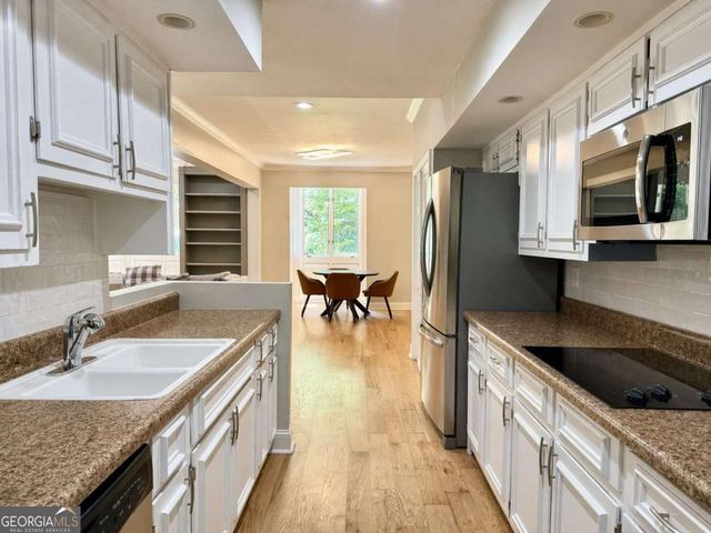37 Willow Glen NE, Atlanta, GA 30342