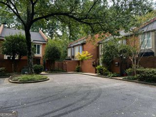 37 Willow Glen NE, Atlanta, GA 30342