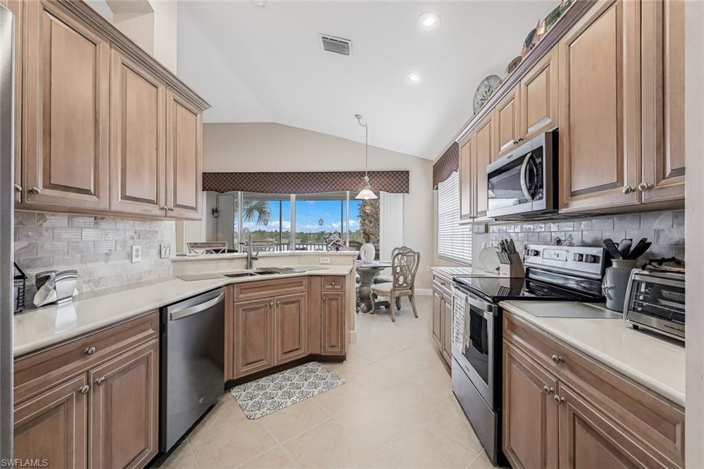 16580 Crownsbury WAY 202, FORT MYERS, FL 33908 — photo 5