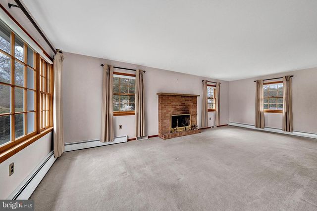 21 FABROW DR, Titusville, NJ 08560