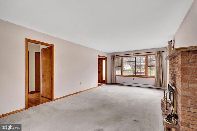 21 FABROW DR, Titusville, NJ 08560