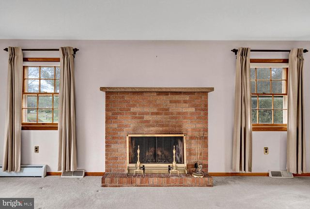 21 FABROW DR, Titusville, NJ 08560