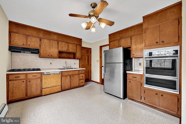 21 FABROW DR, Titusville, NJ 08560