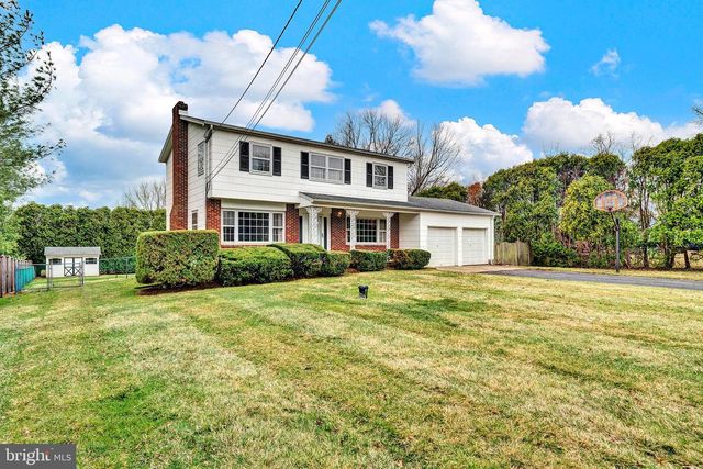 21 FABROW DR, Titusville, NJ 08560
