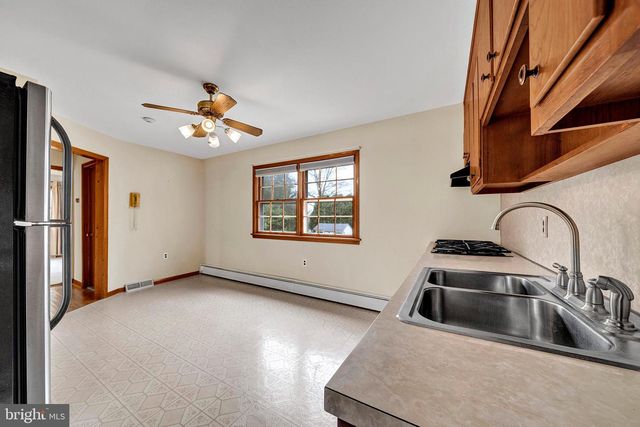 21 FABROW DR, Titusville, NJ 08560