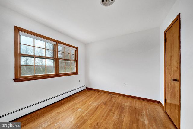 21 FABROW DR, Titusville, NJ 08560