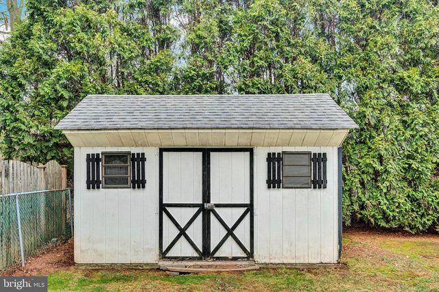 21 FABROW DR, Titusville, NJ 08560