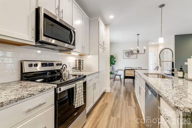 170 Cascade Ridge Road, Fairview, NC 28730