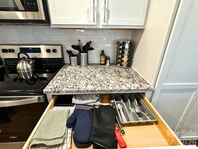 170 Cascade Ridge Road, Fairview, NC 28730