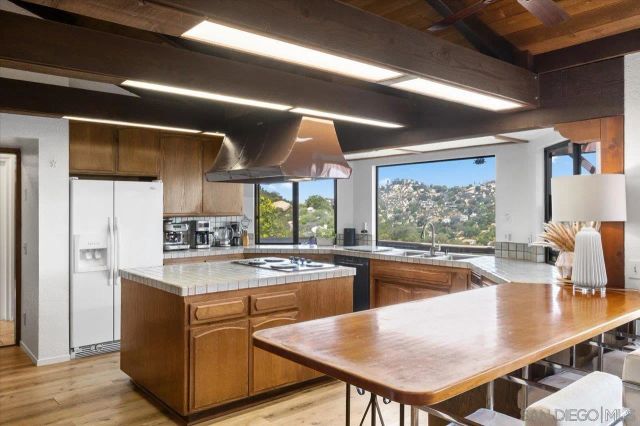 27619 High Vista Dr, Escondido, CA 92026