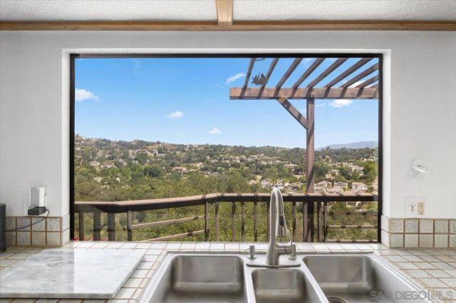 27619 High Vista Dr, Escondido, CA 92026