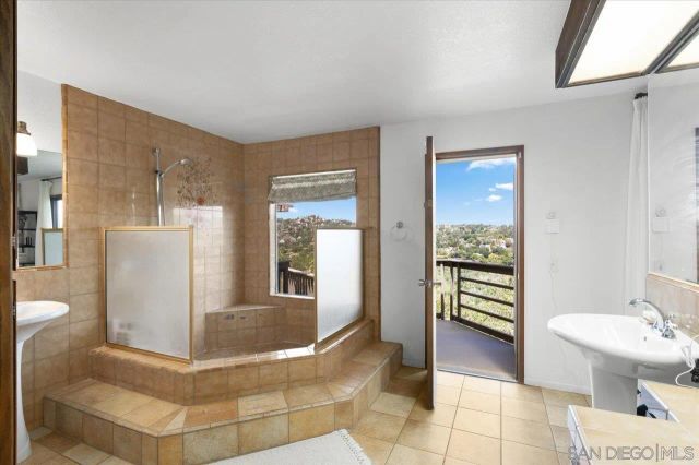 27619 High Vista Dr, Escondido, CA 92026