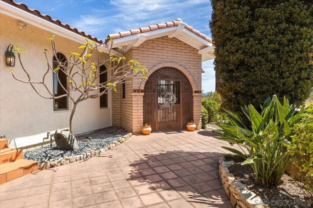 27619 High Vista Dr, Escondido, CA 92026