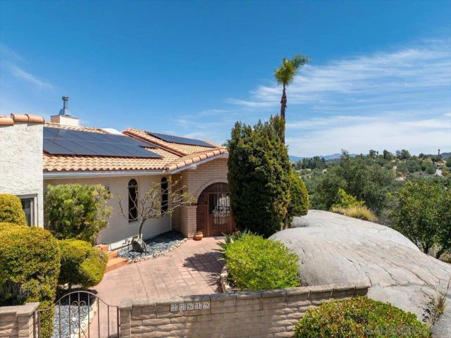 27619 High Vista Dr, Escondido, CA 92026