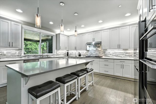 7905 5th Place SE, Lake Stevens, WA 98258