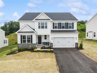 1021 Stonegate Dr, South Fayette, PA 15057