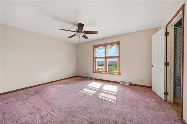 1551 Gilleevan Drive, Valparaiso, IN 46385