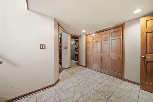 1551 Gilleevan Drive, Valparaiso, IN 46385