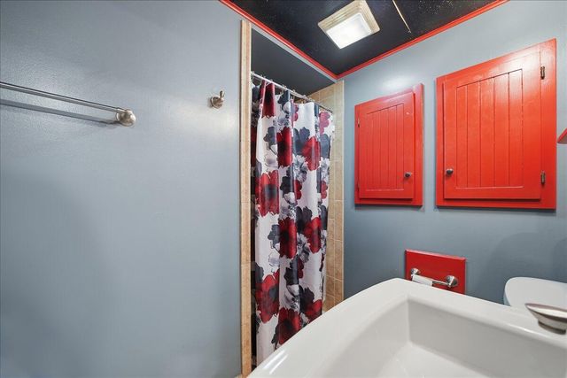 1551 Gilleevan Drive, Valparaiso, IN 46385